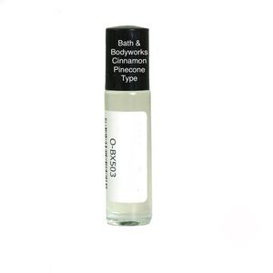 Bath & Body Works: Cinnamon Pinecone Type 1/3 Oz